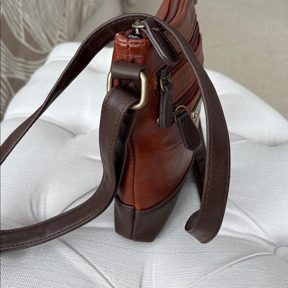 STONE MOUNTAIN leather slim crossbody bag - Picture 3 of 7